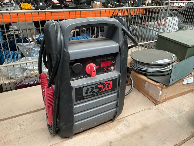 Dsr 114 acculader - afbeelding 1 van  3