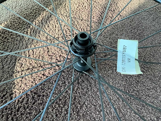 Dt swiss 50 arc 1100 carbon wielset - 622x20tc - afbeelding 6 van  8