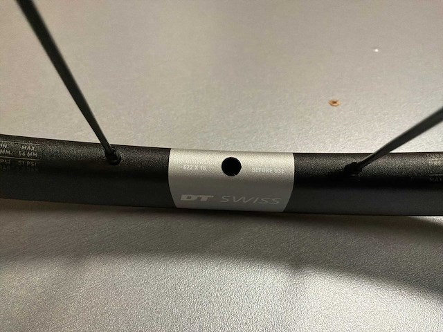 Dt swiss pr 1600 spline 622x18 velg - afbeelding 1 van  3