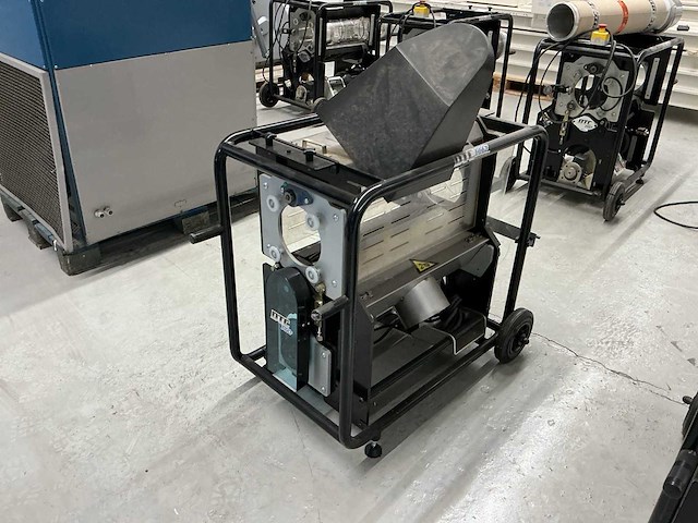 Dtcpro snijmachine voor het oogsten van bloemen en planten - afbeelding 3 van  7