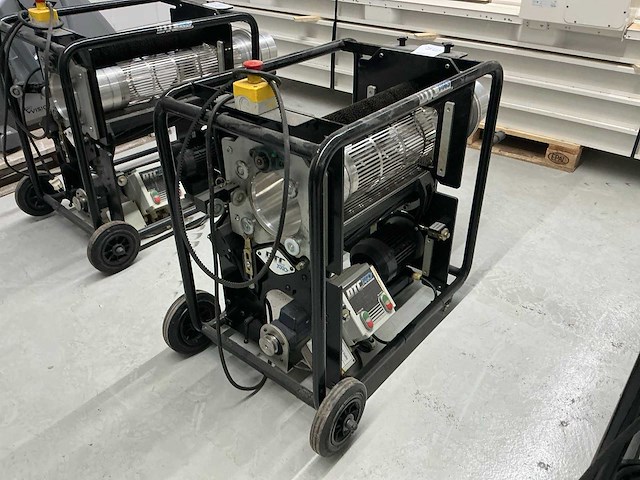 Dtcpro snijmachine voor het oogsten van bloemen en planten - afbeelding 3 van  8