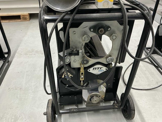 Dtcpro snijmachine voor het oogsten van bloemen en planten - afbeelding 7 van  8