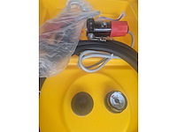 Dtk480 diesel opslagtank met pomp en vulpistool, past op een europallet, eenvoudig te verplaatsen, afm 1200x800x785 mm, alleen een 12 volt accu of voeding aansluiten en pompen maar. - afbeelding 2 van  11