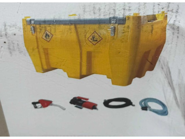 Dtk480 diesel opslagtank met pomp en vulpistool, past op een europallet, eenvoudig te verplaatsen, afm 1200x800x785 mm, alleen een 12 volt accu of voeding aansluiten en pompen maar. - afbeelding 1 van  11
