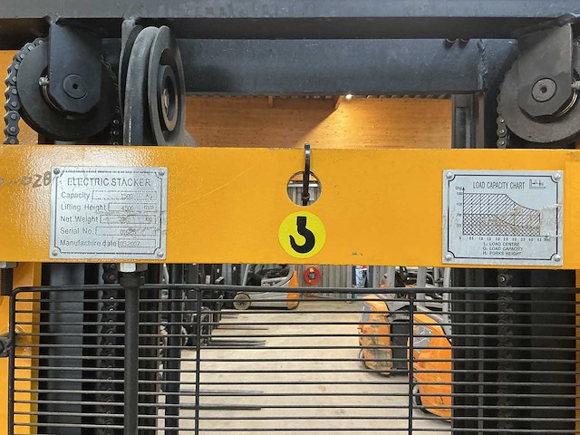 Dtm-lift - 1500kg - stackers - 2007 - afbeelding 1 van  2