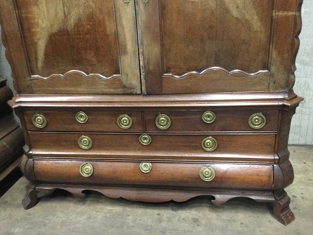 Dubbel gebogen kabinet - afbeelding 2 van  4