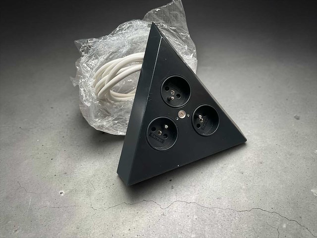 Dubbel hoekstopcontact thebo mat zwart - afbeelding 1 van  2