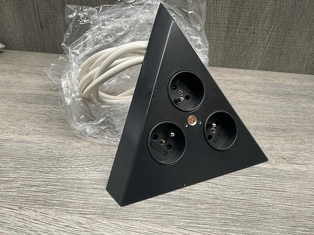 Dubbel hoekstopcontact thebo mat zwart - afbeelding 2 van  2