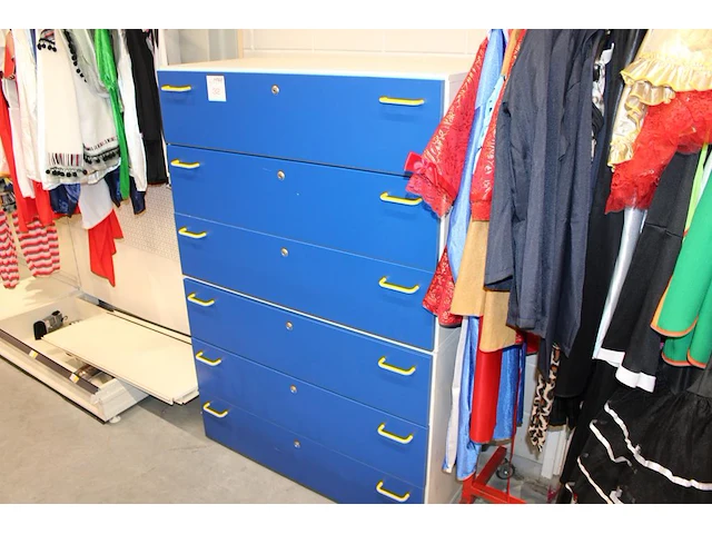 Dubbel ladekast met zes laden. afmeting 100 x 47 cm. totale hoogte 143 cm - afbeelding 1 van  4