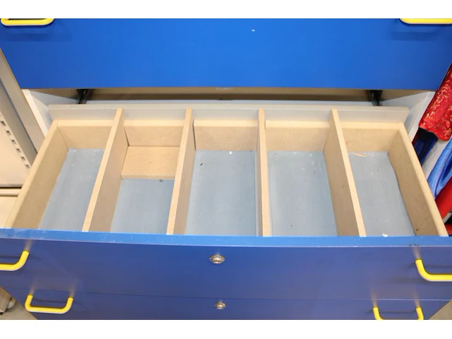Dubbel ladekast met zes laden. afmeting 100 x 47 cm. totale hoogte 143 cm - afbeelding 3 van  4