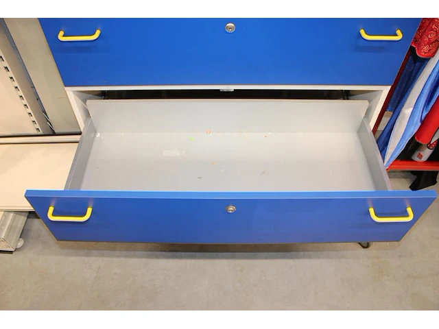 Dubbel ladekast met zes laden. afmeting 100 x 47 cm. totale hoogte 143 cm - afbeelding 4 van  4