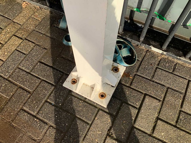 Dubbel pompstation met luifel - afbeelding 21 van  31