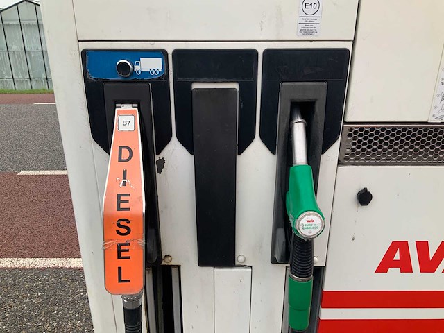 Dubbel pompstation met luifel - afbeelding 30 van  31