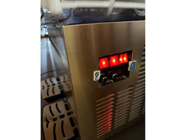 Dubbel slushpuppy automaat - afbeelding 3 van  5