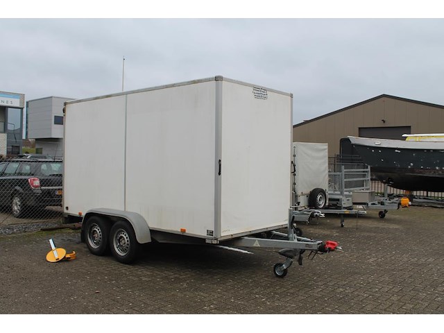 Dubbelassige aanhangwagen saris c2700 met gesloten opbouw met kenteken 16-wk-rp. datum eerste toelating 27... - afbeelding 1 van  6