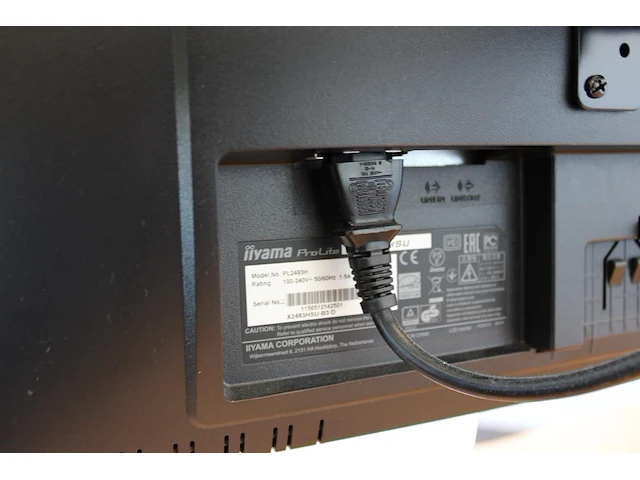 Dubbele 24 inch monitor iiyama op beugel met toetsenbord en muis - afbeelding 3 van  3