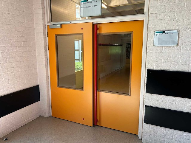 Dubbele deur incl. deurdrammer oranje (2x) - afbeelding 2 van  6