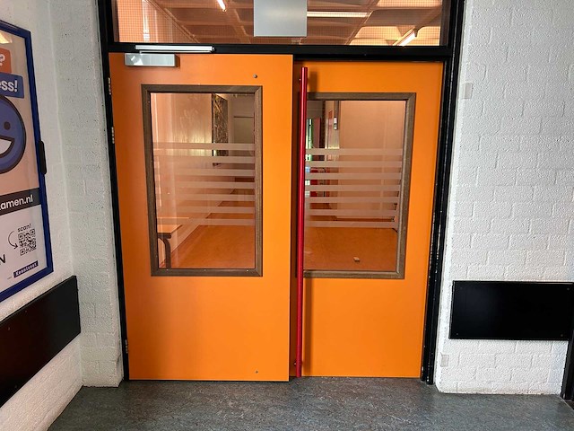 Dubbele deur incl. deurdrammer oranje (2x) - afbeelding 4 van  6