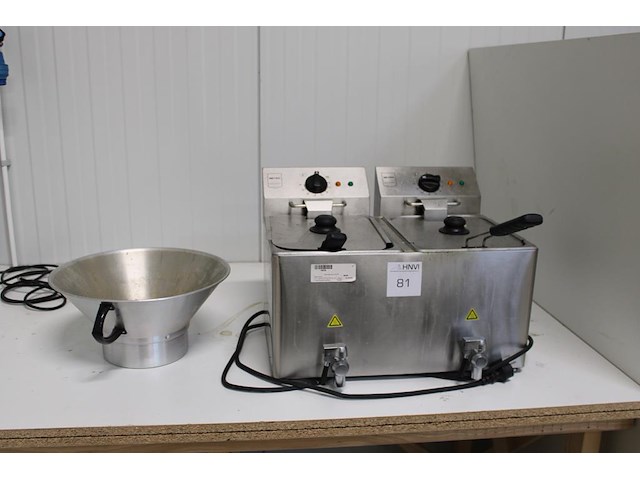 Dubbele friteuse metro professional type gdf3028 2x 8l. incl. frietschepbak. - afbeelding 1 van  3