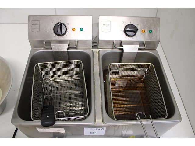 Dubbele friteuse metro professional type gdf3028 2x 8l. incl. frietschepbak. - afbeelding 2 van  3