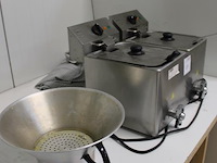 Dubbele friteuse metro professional type gdf3028 2x 8l. incl. frietschepbak. - afbeelding 3 van  3