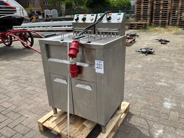 Dubbele friteuse - afbeelding 1 van  8