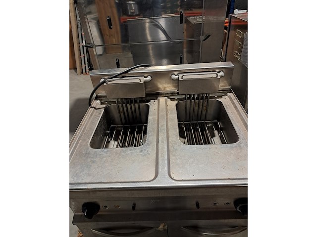 Dubbele friteuse - afbeelding 4 van  8