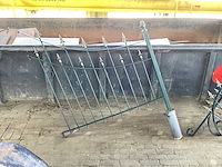 Dubbele ijzeren sierpoort - afbeelding 3 van  8