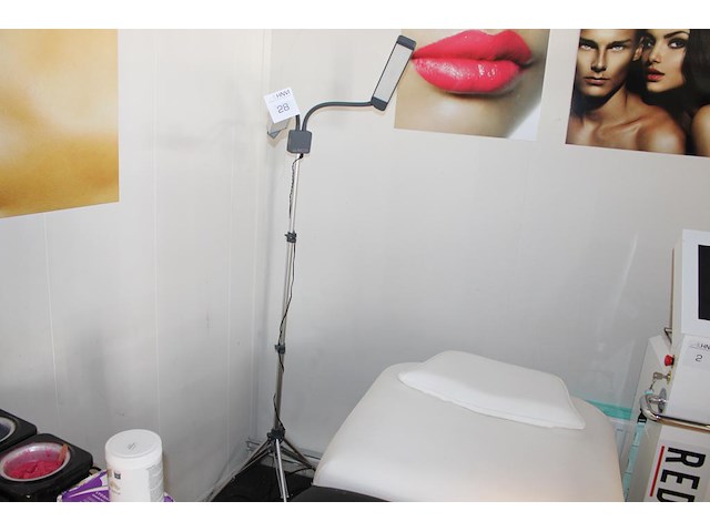 Dubbele led lamp glamcor shr germany met verstelbare led lamp. - afbeelding 1 van  2