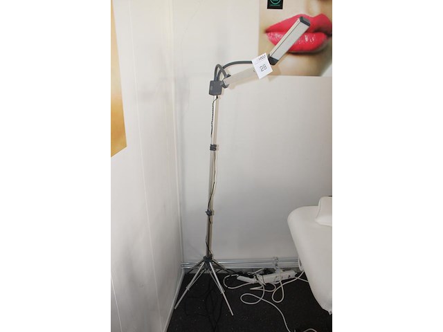Dubbele led lamp glamcor shr germany met verstelbare led lamp. - afbeelding 2 van  2