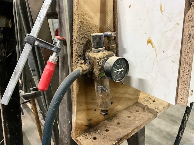 Dubbele lijmbank - afbeelding 7 van  12