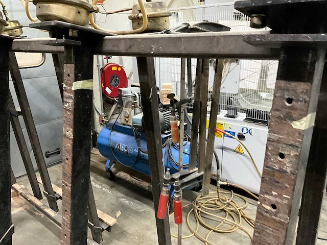 Dubbele lijmbank - afbeelding 10 van  12