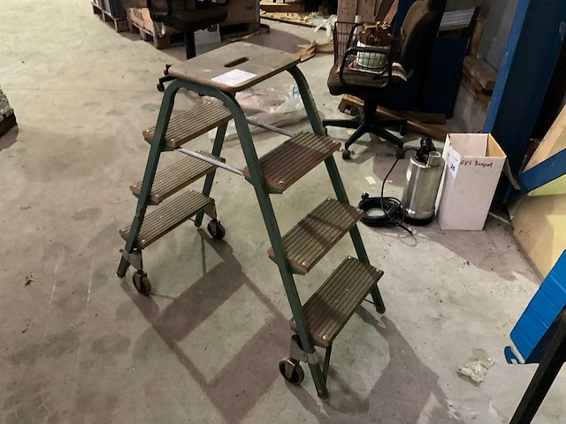 Dubbele magazijntrap - afbeelding 2 van  3