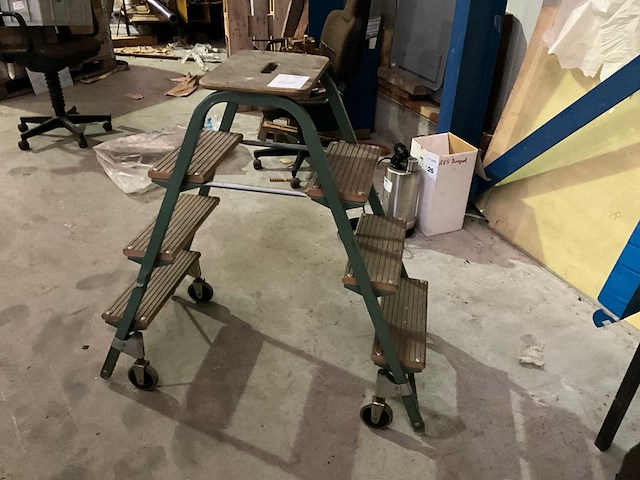 Dubbele magazijntrap - afbeelding 1 van  3