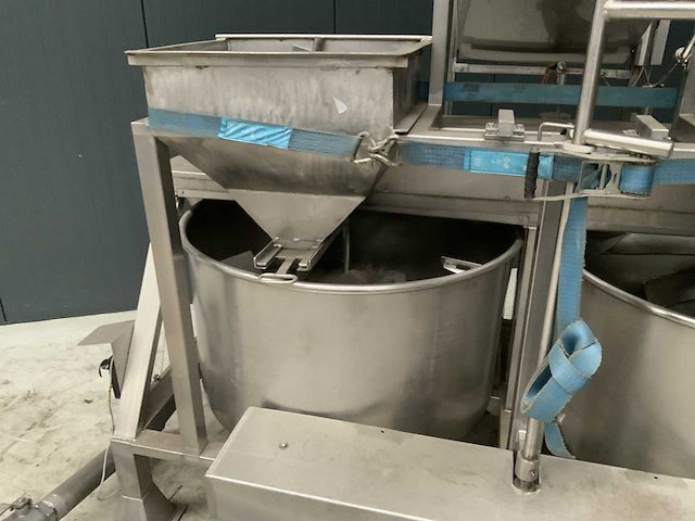 Dubbele mengtank met navuller - afbeelding 4 van  5