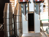 Dubbele milkshake mixer vema frullini fl 2006 met 8 bekers. - afbeelding 3 van  3