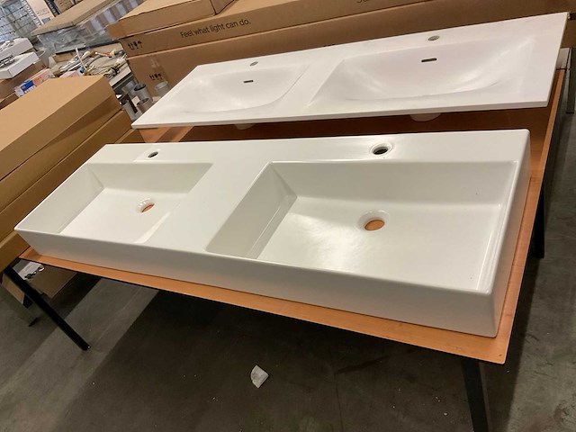 Dubbele opzet wasbak 144x46 cm - afbeelding 1 van  3