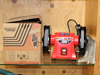 Dubbele slijpmachine femi 24n. nieuw in doos. - afbeelding 1 van  2