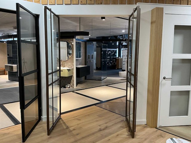 Dubbele stalen taatsdeur 235x171 cm - afbeelding 3 van  3