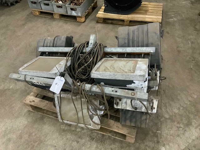 Dubbele terreinlamp armatuur (4x) - afbeelding 2 van  2