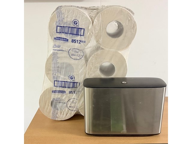 Dubbele toilet dispenser. incl 12 rollen (2400m) tork - afbeelding 1 van  5