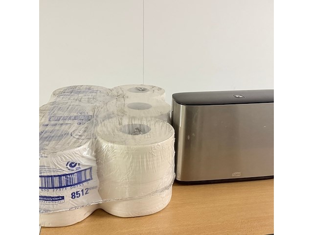 Dubbele toilet dispenser. incl 12 rollen (2400m) tork - afbeelding 2 van  5