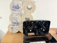 Dubbele toilet dispenser tork incl 12 rollen (2400m) - afbeelding 1 van  3