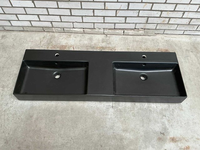 Dubbele wastafel - mat zwart 140 x 46 cm - afbeelding 1 van  3