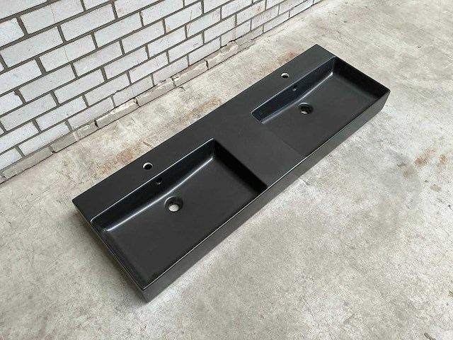 Dubbele wastafel mat zwart 140 x 46 cm - afbeelding 2 van  4