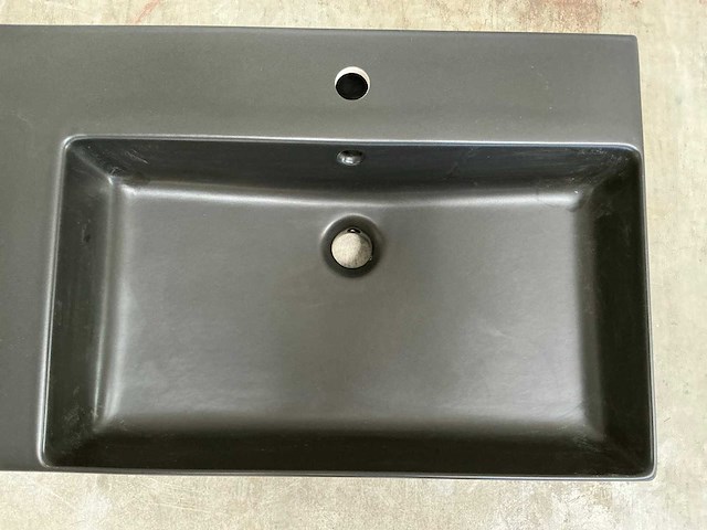 Dubbele wastafel mat zwart 140 x 46 cm - afbeelding 3 van  4