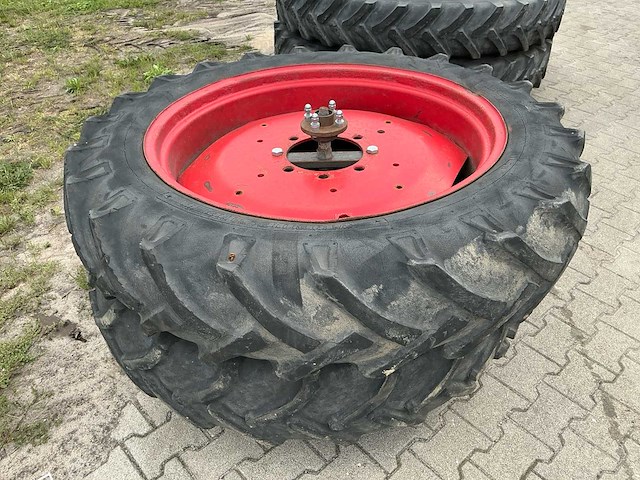 Dubbelluchtwielen john deere 4240s – alliance 300/95 r52 / vredestein 12.4-36 – südrad - afbeelding 15 van  15