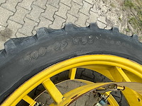 Dubbelluchtwielen john deere 4240s – alliance 300/95 r52 / vredestein 12.4-36 – südrad - afbeelding 3 van  13