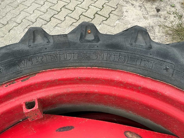 Dubbelluchtwielen john deere 4240s – alliance 300/95 r52 / vredestein 12.4-36 – südrad - afbeelding 11 van  13
