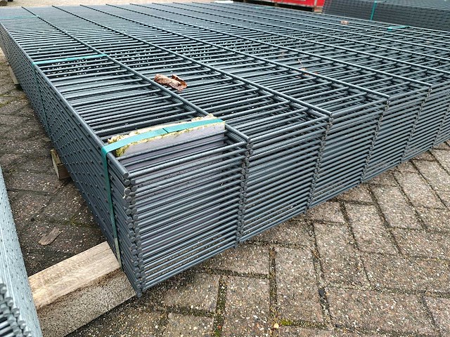 Dubbelstaafs hekwerk 203 cm hoog 8 / 6 / 8 (19x) - afbeelding 4 van  7